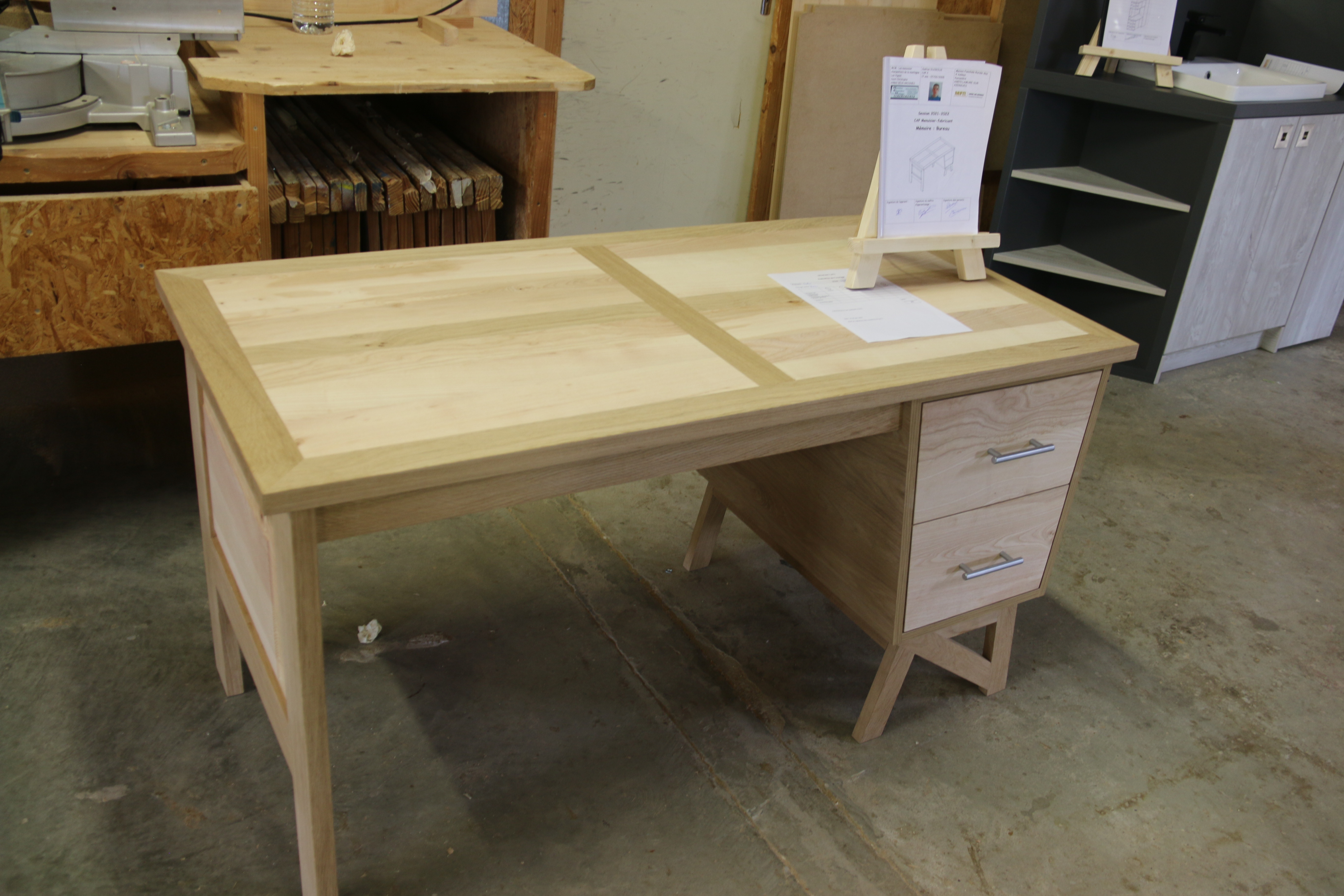 Bureau réalisé par M.DUCROUX